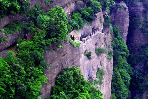 蒋介石决心三条出路 是谁说服他选择台湾的？退守台湾有什么好处|足球赌注软件APP(图3)