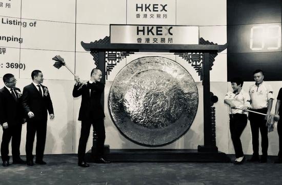 【十大足球赌注软件排行榜】中国军人像子弹一样穿破障碍 这500米看得热血沸腾(图2) 足球赌注软件APP